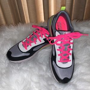 Skechers NWT Sunny Street Black Multi-Print Athletic Sneaker